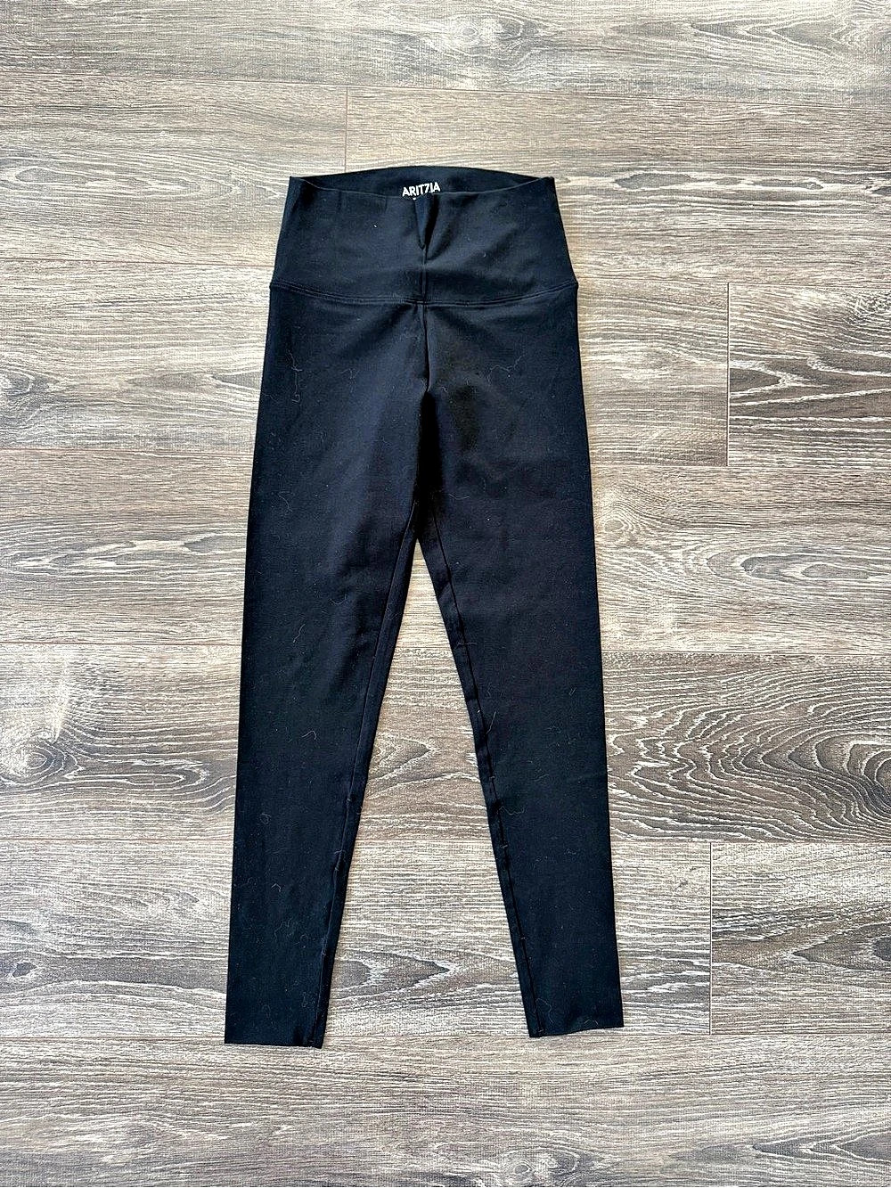 Aritzia TNA Healthcare Heroes Black High-Rise Leggings Size S